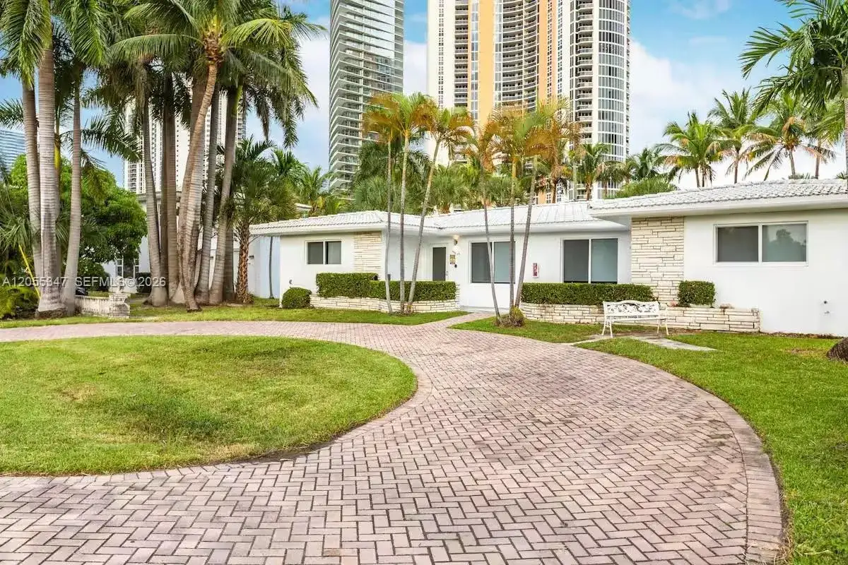 18815 Atlantic Blvd, Sunny Isles Beach FL 33160 photo 4