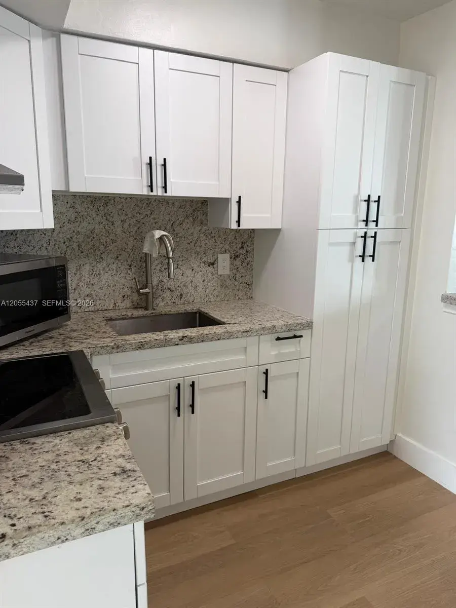 101 SE 4th Ave # 6, Hallandale Beach FL 33009