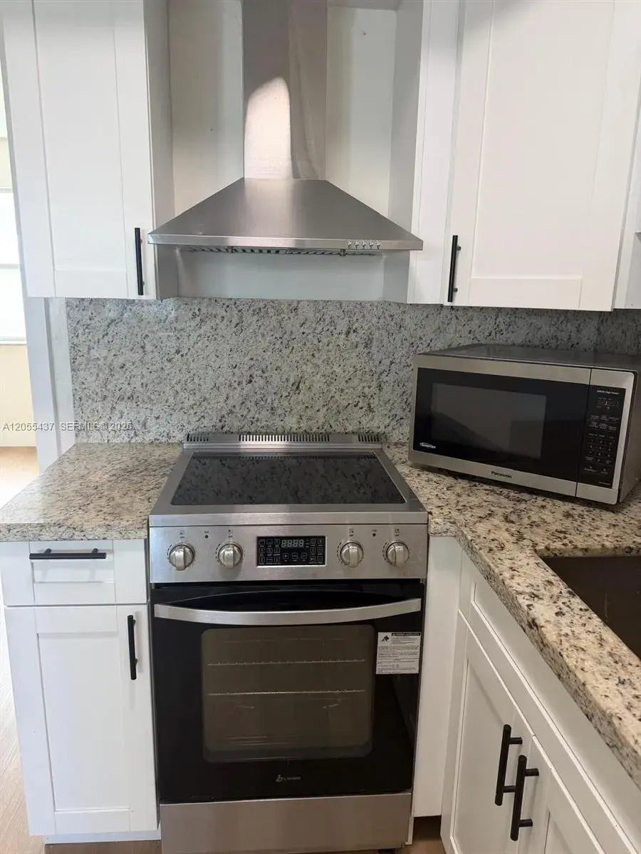 101 SE 4th Ave # 6, Hallandale Beach FL 33009