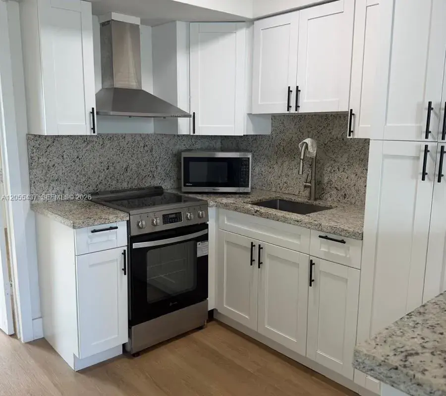101 SE 4th Ave # 6, Hallandale Beach FL 33009