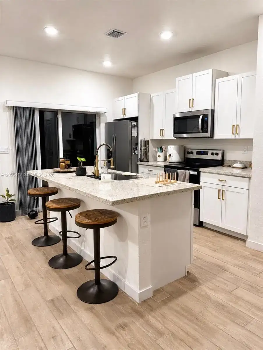 1680 SE 8th Ave, Homestead FL 33034 photo 4