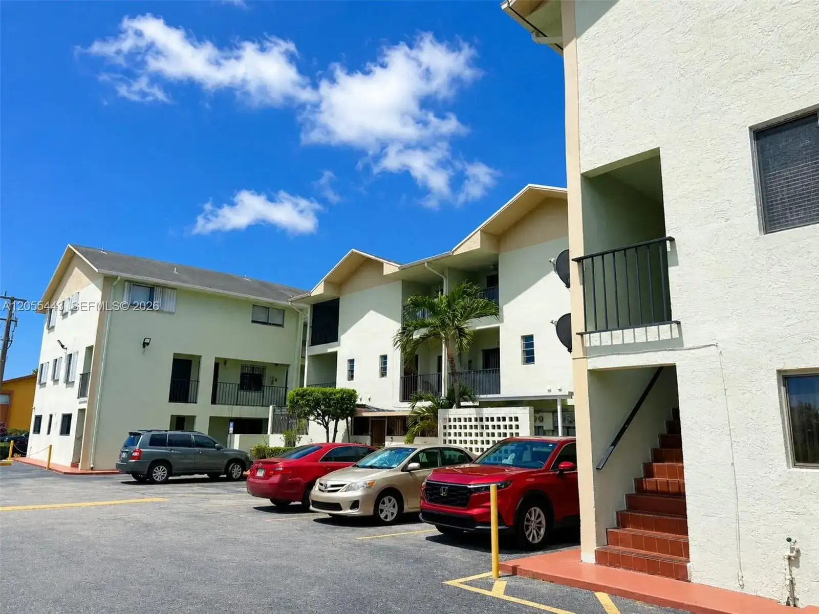 1521 W 42nd Pl # 18, Hialeah FL 33012 photo 2