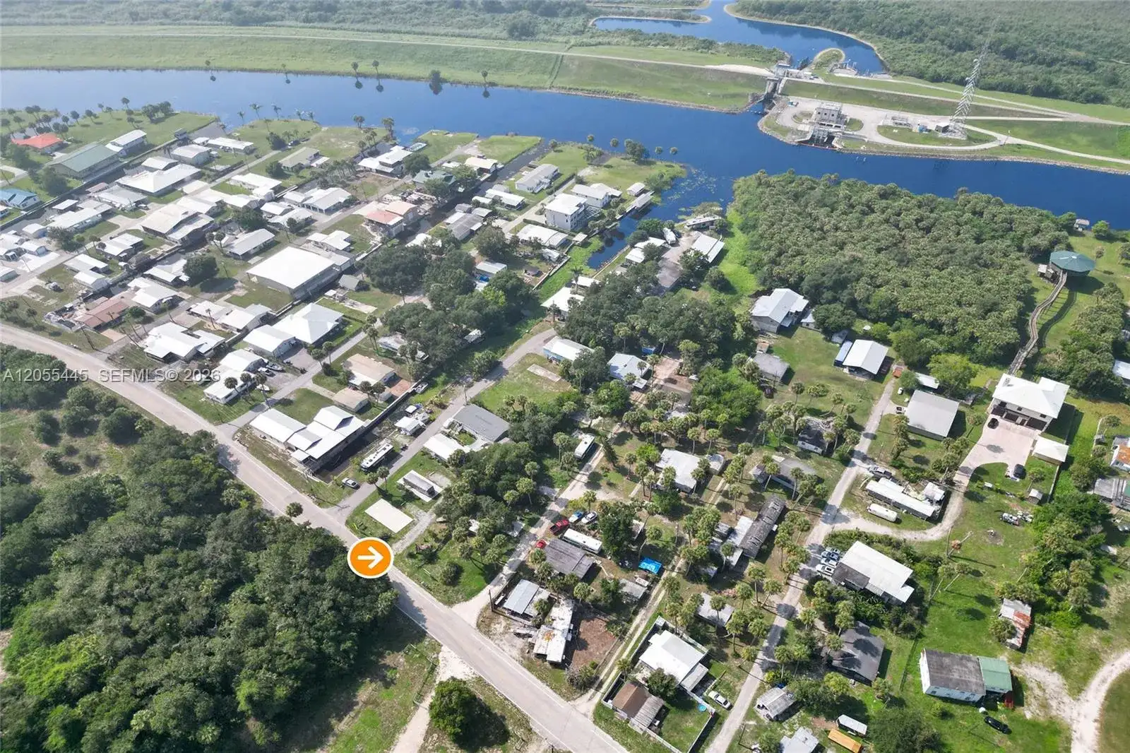 1059 Marina Ln, Moore Haven FL 33471 photo 3