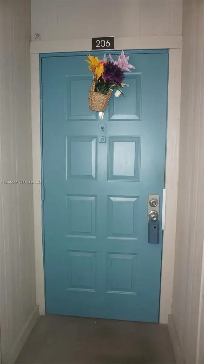 1100 Colony Point Cir # 206, Pembroke Pines FL 33026 photo 2