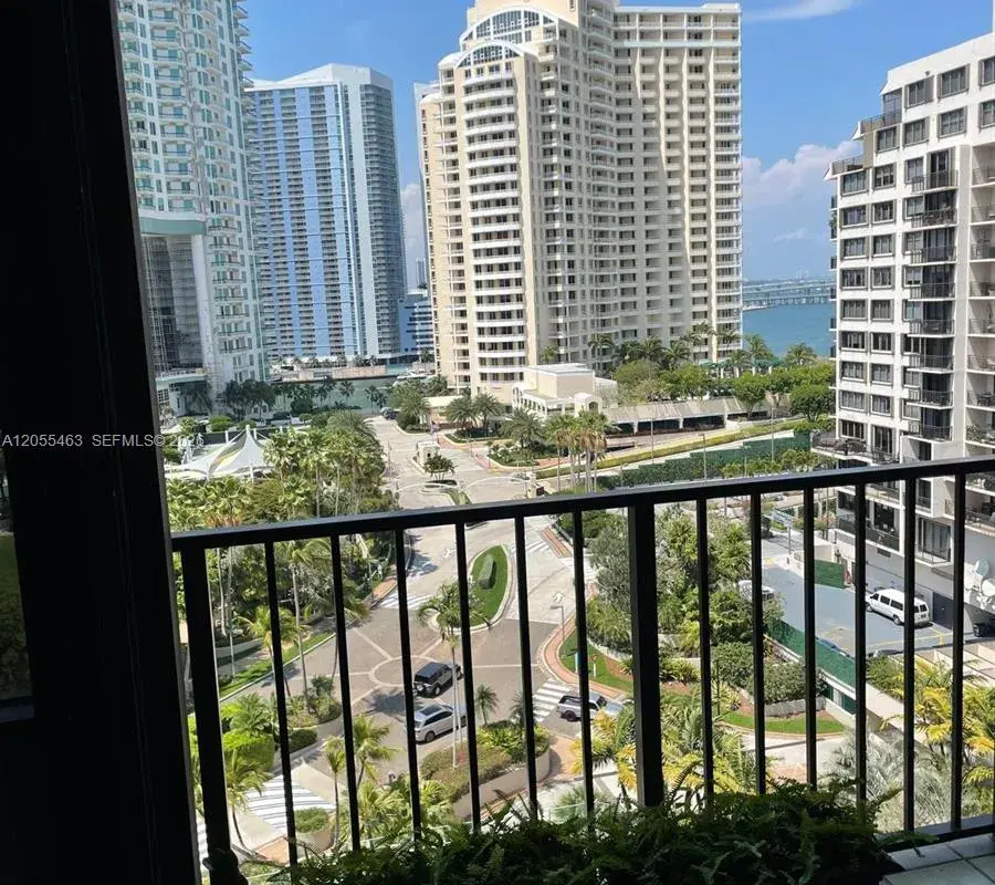 520 Brickell Key Dr # A1216, Miami FL 33131