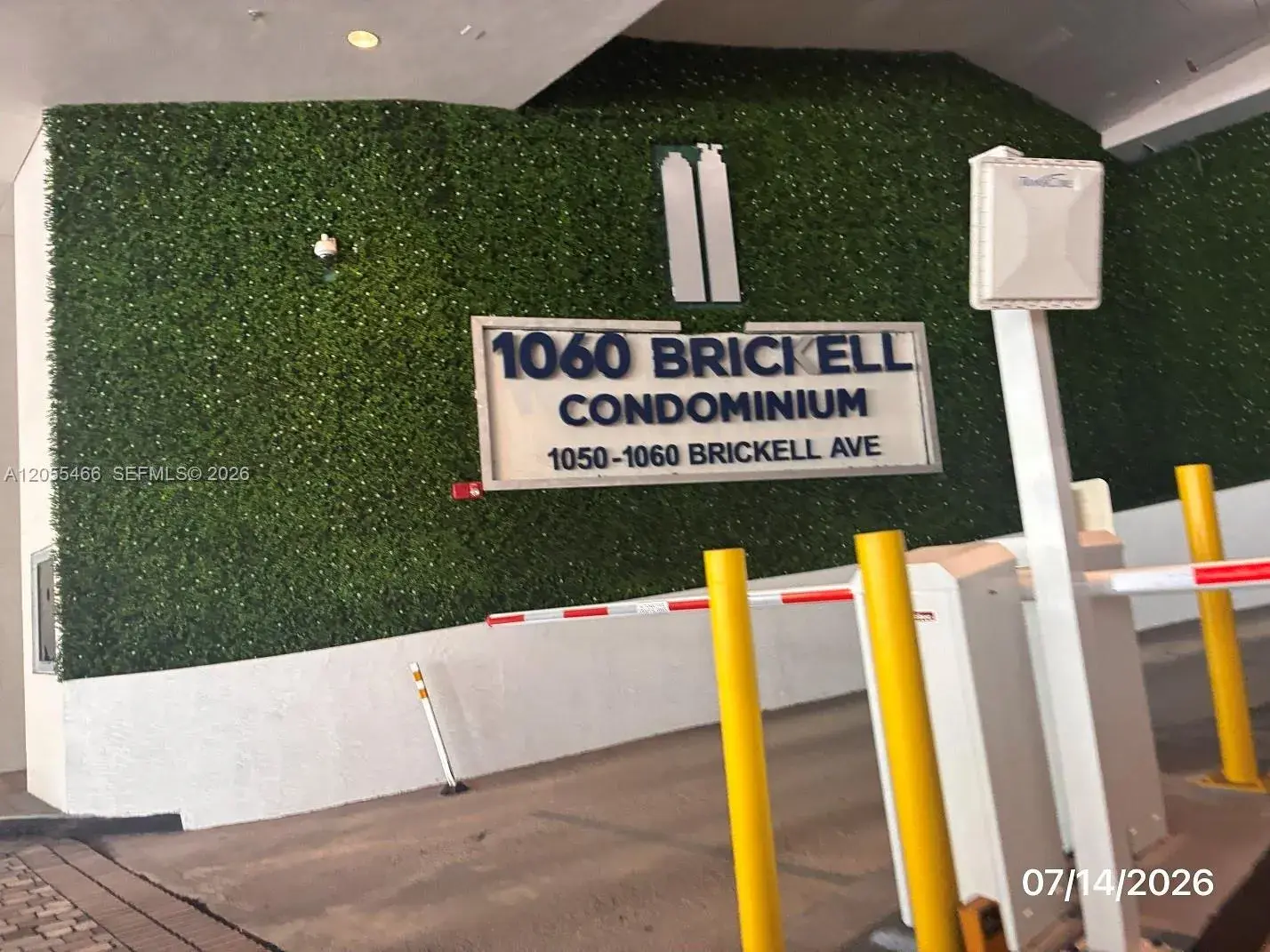 2 bedroom 2 bath Residential for sale at 1050 Brickell Ave # 1520, Miami FL 33131