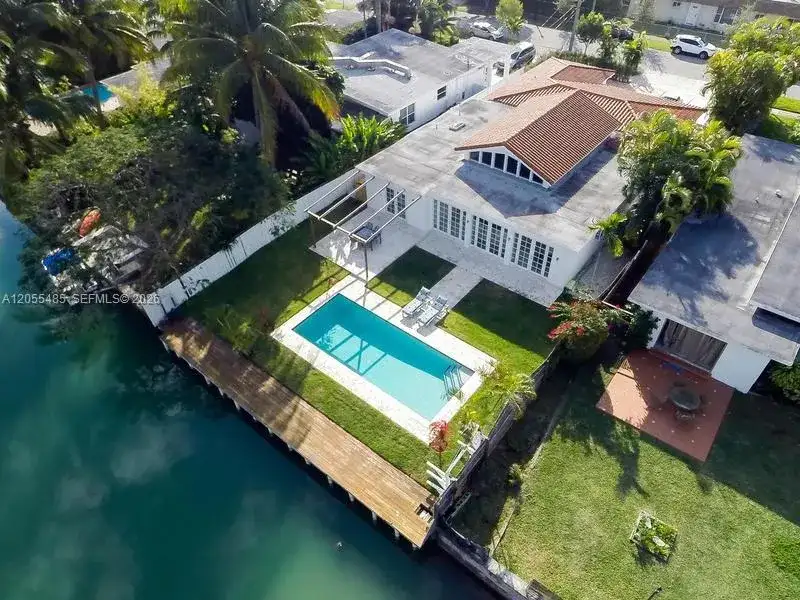 1365 DAYTONIA RD, Miami Beach FL 33141 photo 3