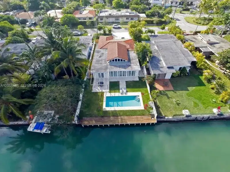 1365 DAYTONIA RD, Miami Beach FL 33141 photo 4