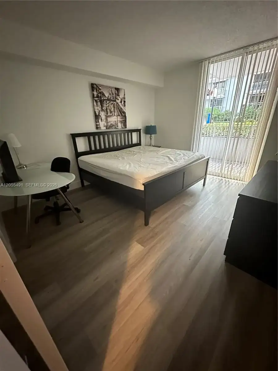 5085 NW 7th St # 410, Miami FL 33126 photo 4