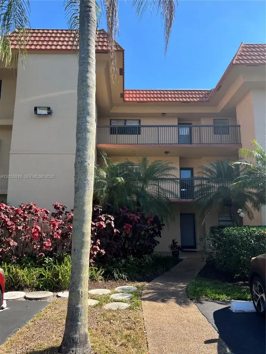 200 Jacaranda Country Club Dr # 4B, Plantation FL 33324 photo 2