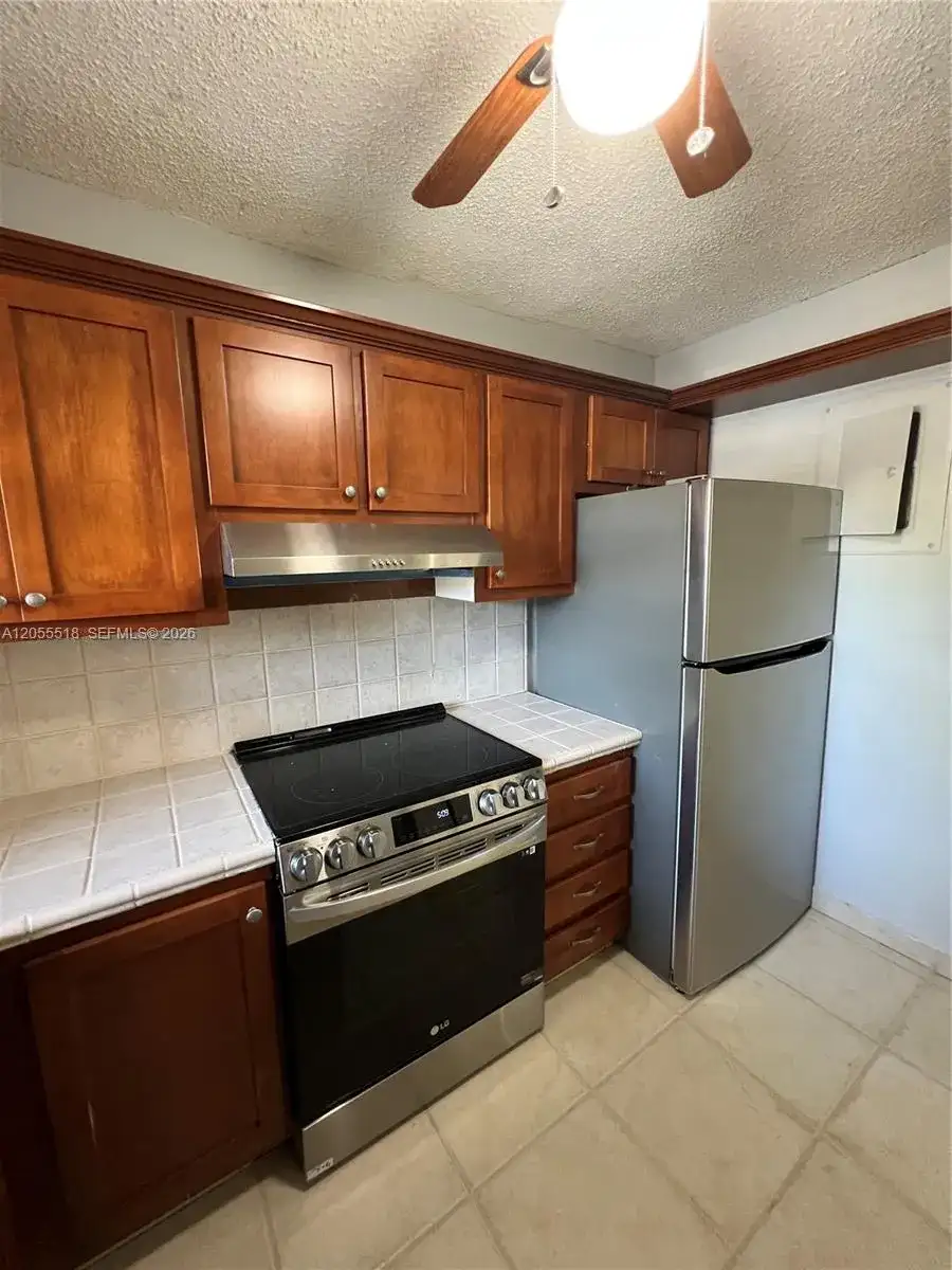 200 Jacaranda Country Club Dr # 4B, Plantation FL 33324 photo 5