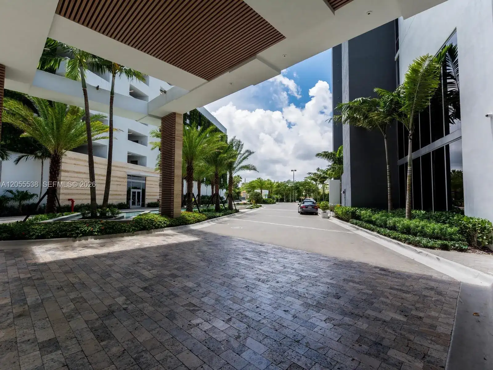 16385 Biscayne Blvd # 1103, North Miami Beach FL 33160 photo 3