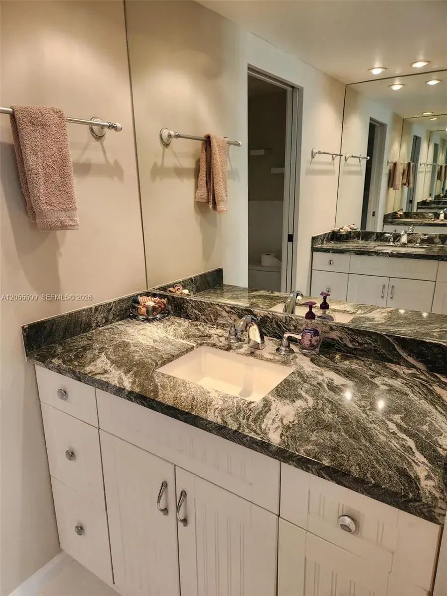 5460 N. Ocean Dr # 4B, Singer Island FL 33404 photo 2