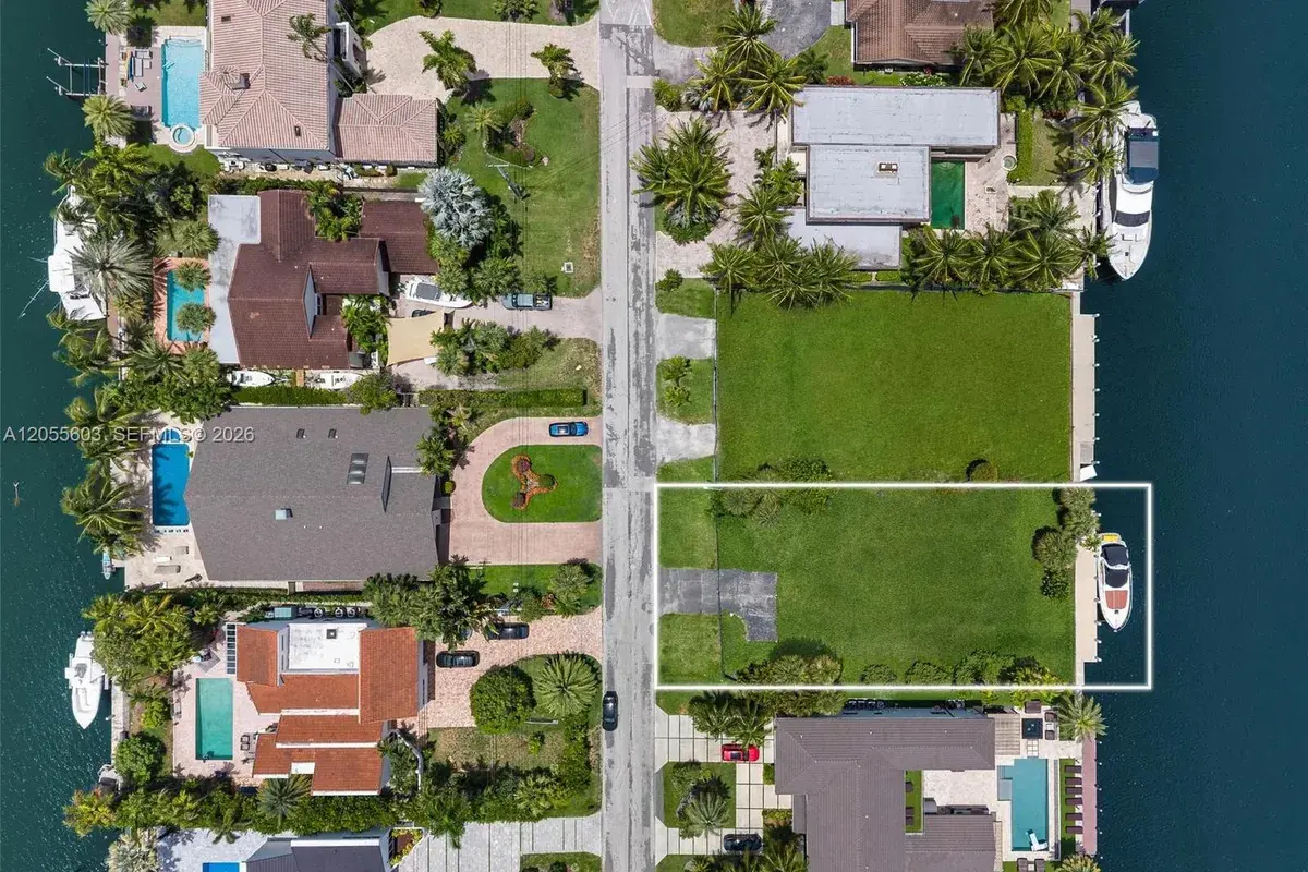 460 Holiday Dr, Hallandale Beach FL 33009