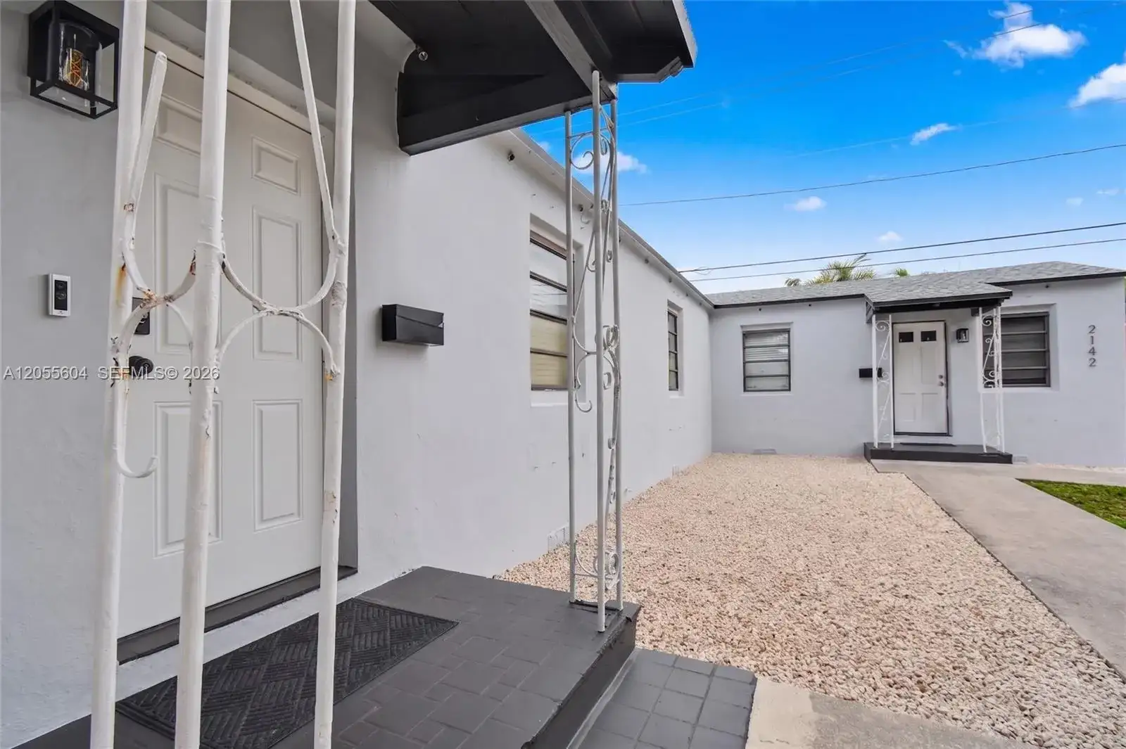 2140 Monroe Ter, Hollywood FL 33020 photo 5