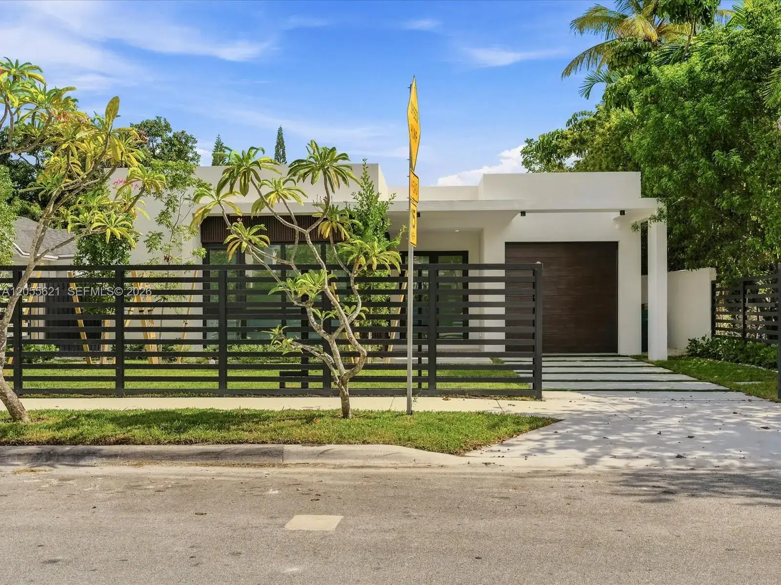 1621 SW 11th Ter, Miami FL 33135 photo 2