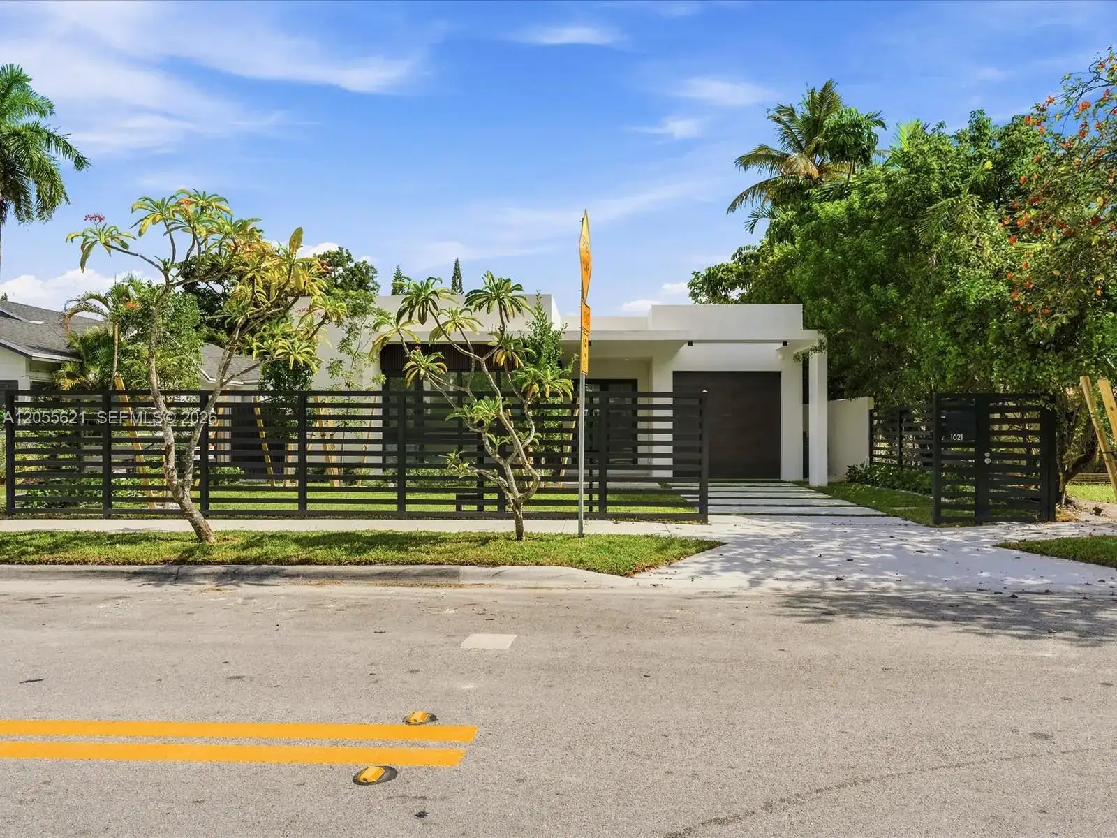 1621 SW 11th Ter, Miami FL 33135 photo 3