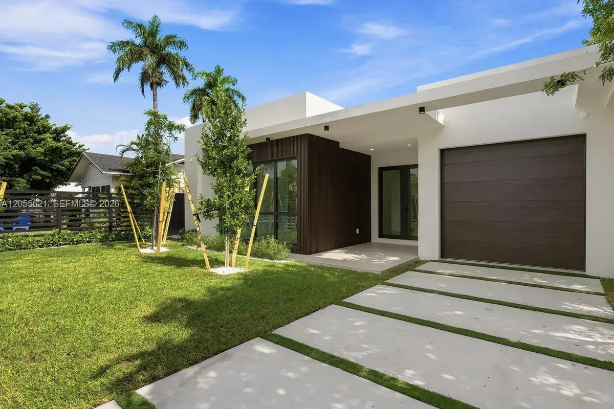 1621 SW 11th Ter, Miami FL 33135