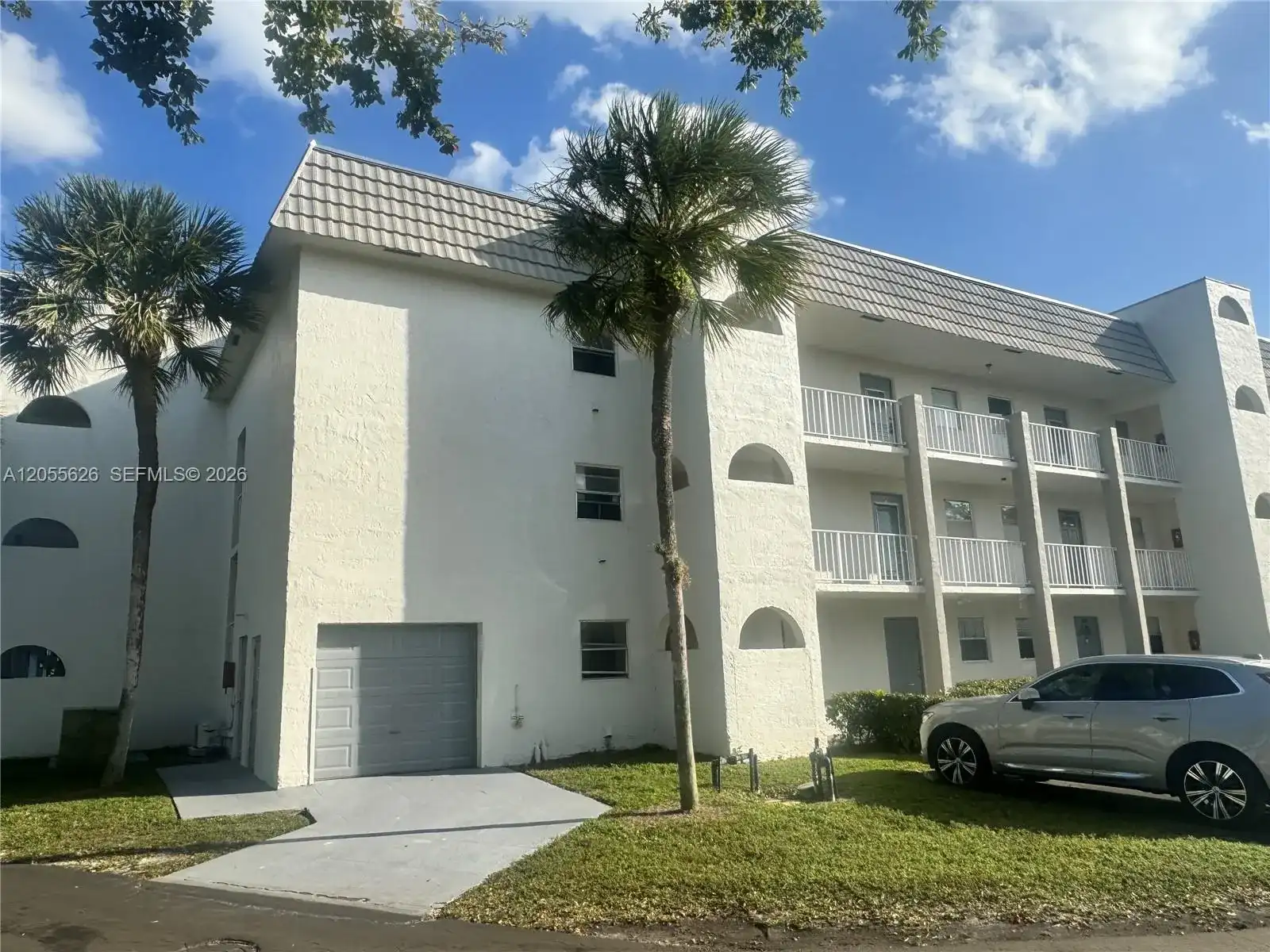 8135 Sunrise Lakes Blvd # 309, Sunrise FL 33322