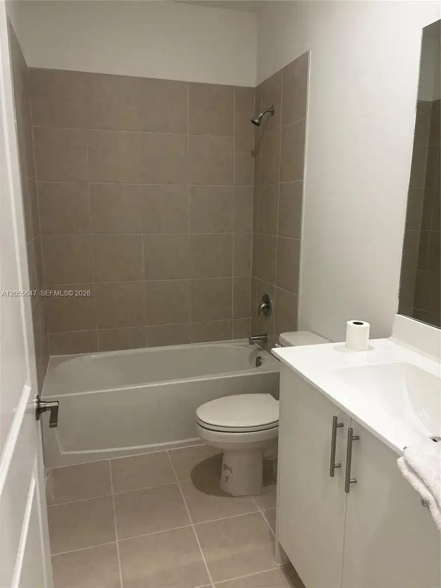 1097 SE 2nd Ter, Florida City FL 33034 photo 5