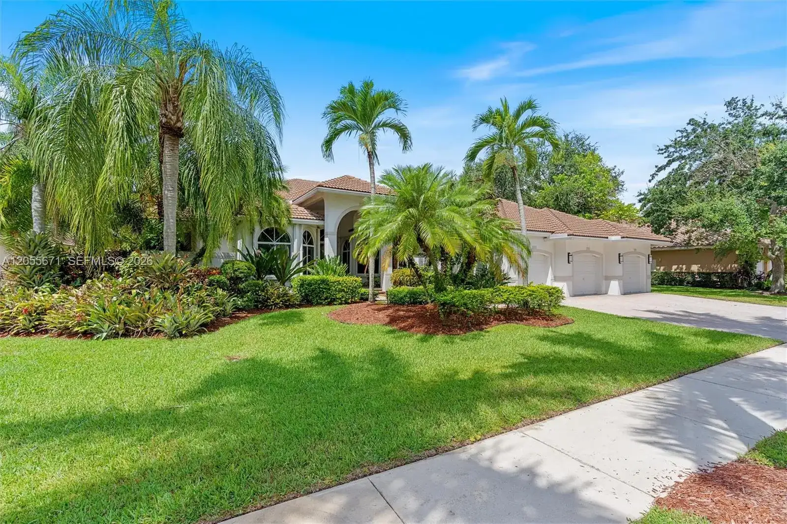2499 Princeton Ct, Weston FL 33327 photo 2