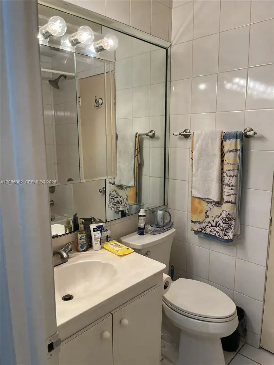 120 Golden Isles Dr # 44B, Hallandale Beach FL 33009 photo 2