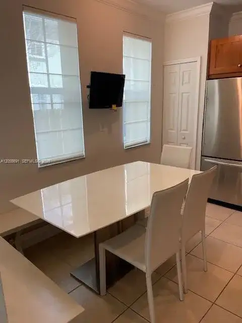 10731 NW 74th Ter, Doral FL 33178 photo 2