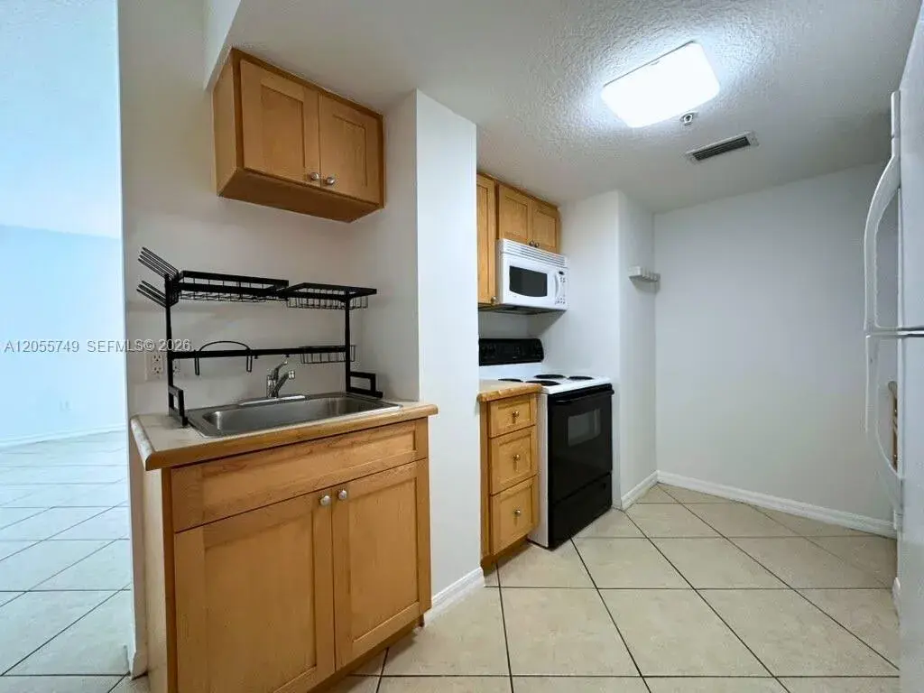2630 SW 28th St # 44, Miami FL 33133