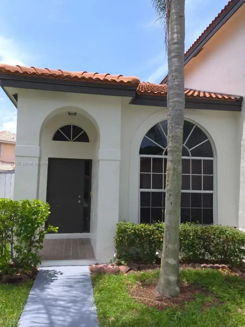 18281 NW 19th St, Pembroke Pines FL 33029 photo 2