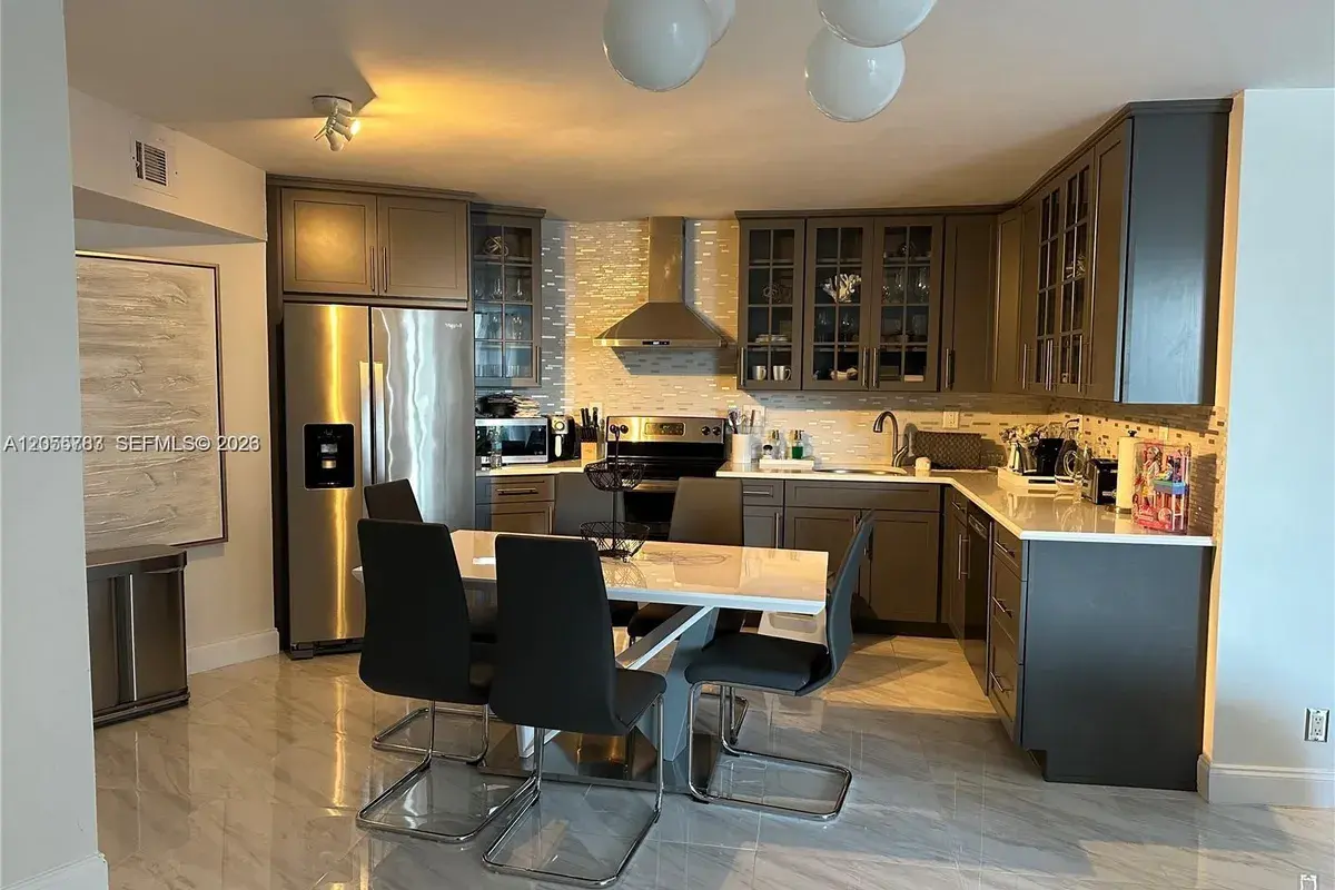 800 Parkview Dr # 412, Hallandale Beach FL 33009