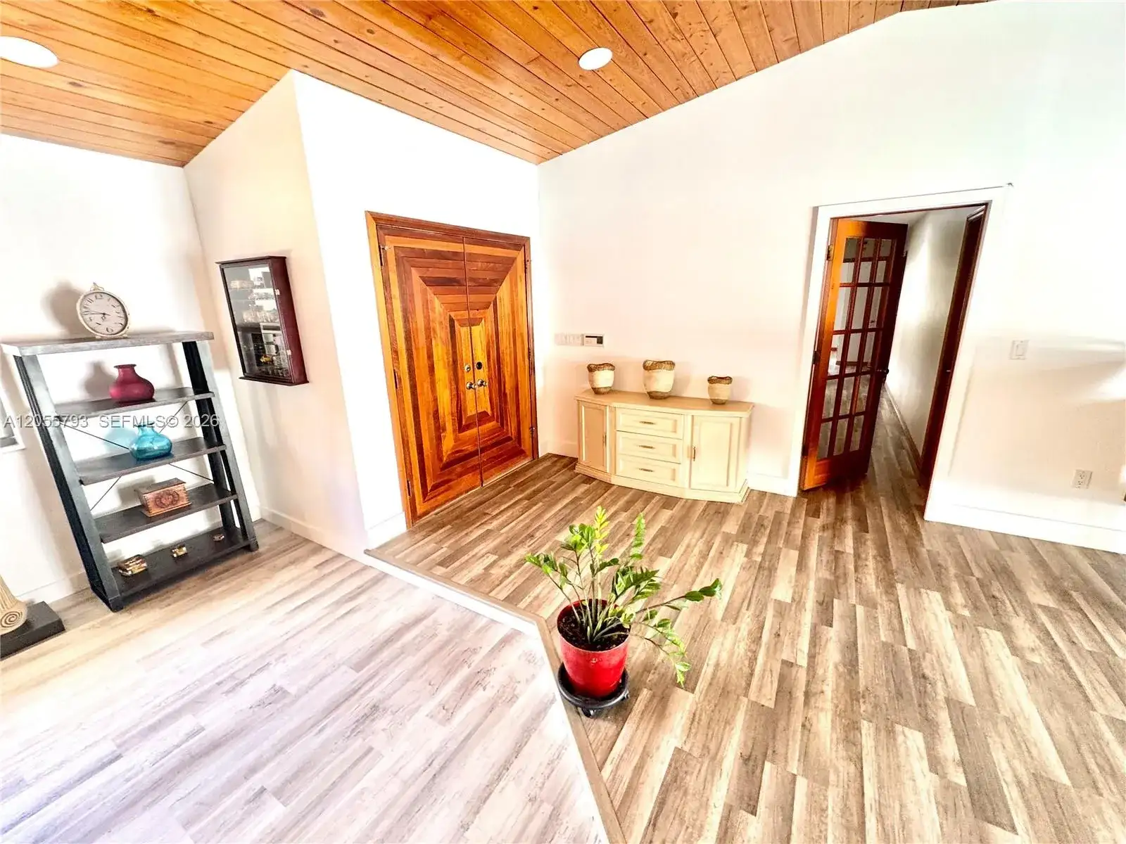 18701 Wentworth Dr, Hialeah FL 33015 photo 5