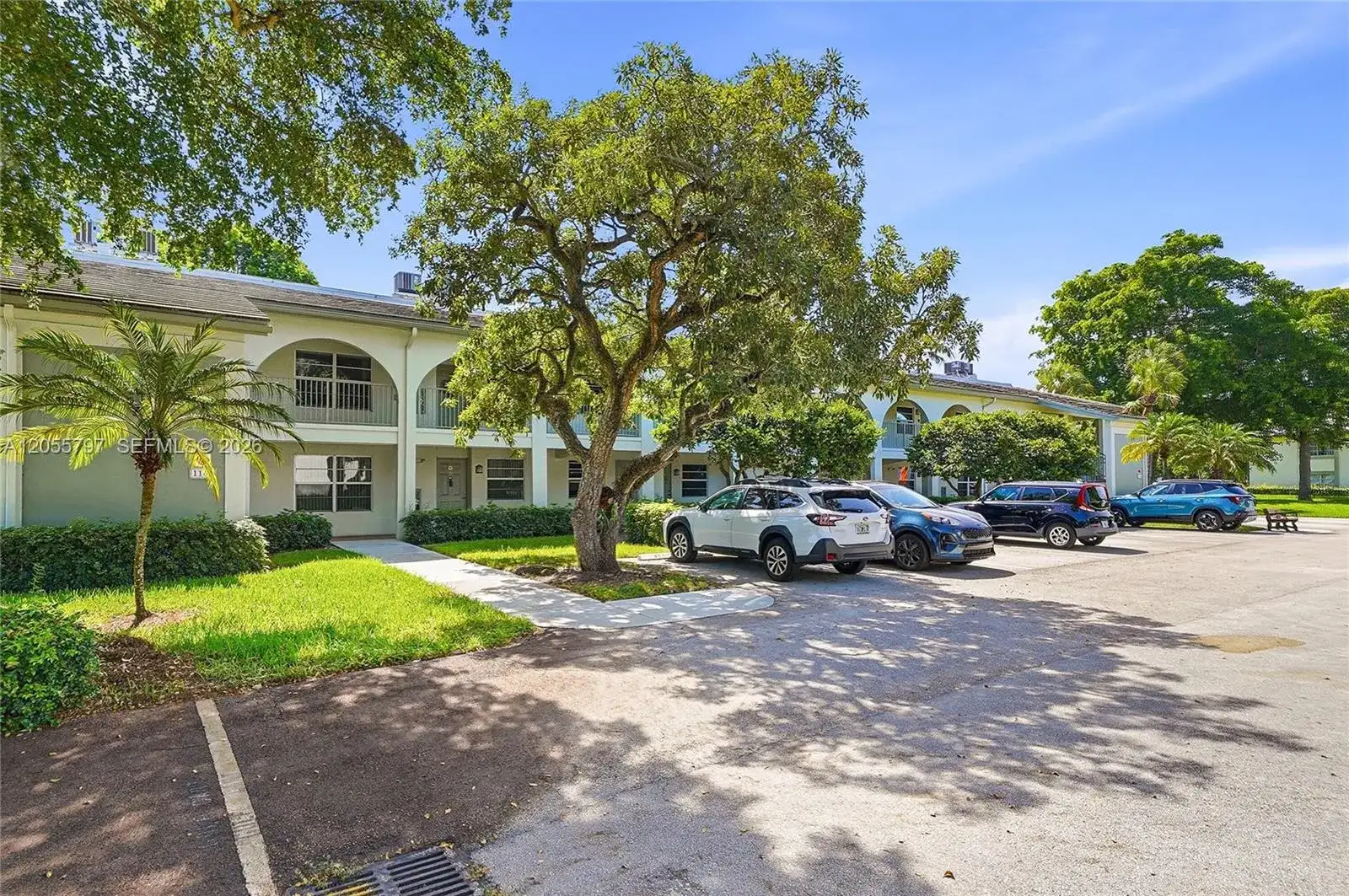 1105 Bahama Bnd # F2, Coconut Creek FL 33066 photo 2