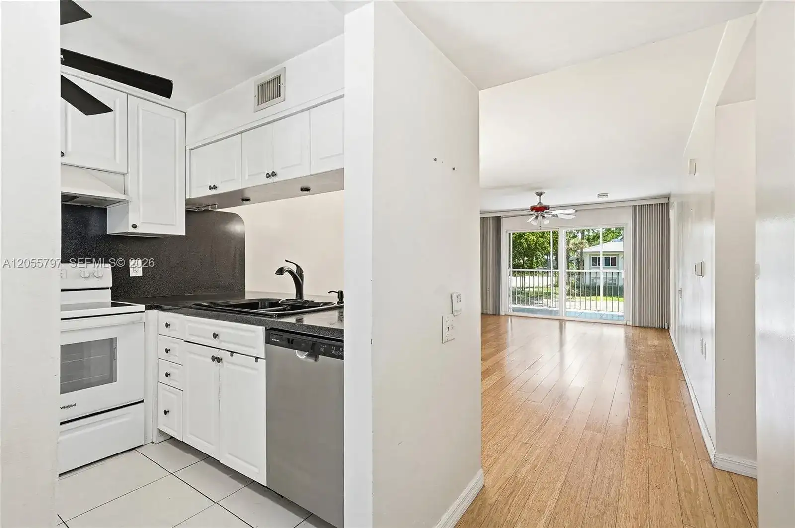 1105 Bahama Bnd # F2, Coconut Creek FL 33066 photo 4