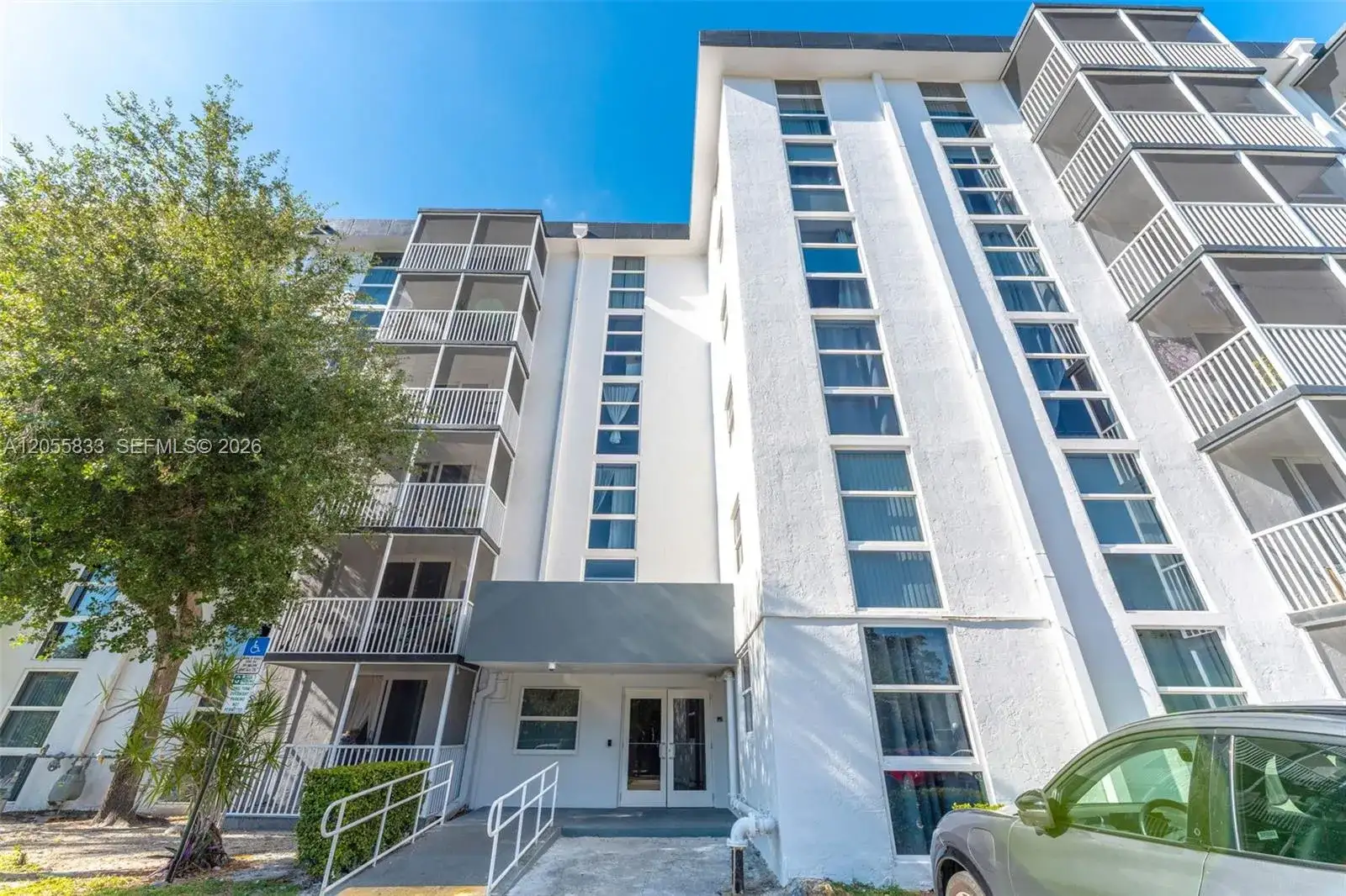 16851 NE 23rd Ave # A516, North Miami Beach FL 33160 photo 4