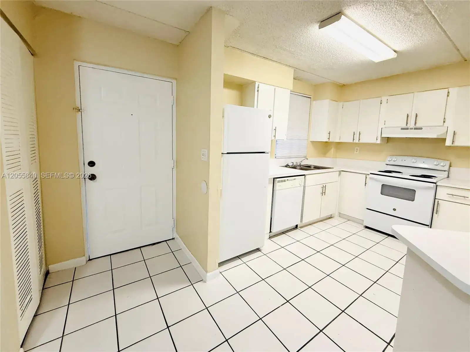 6175 NW 186th St # 104, Hialeah FL 33015 photo 2