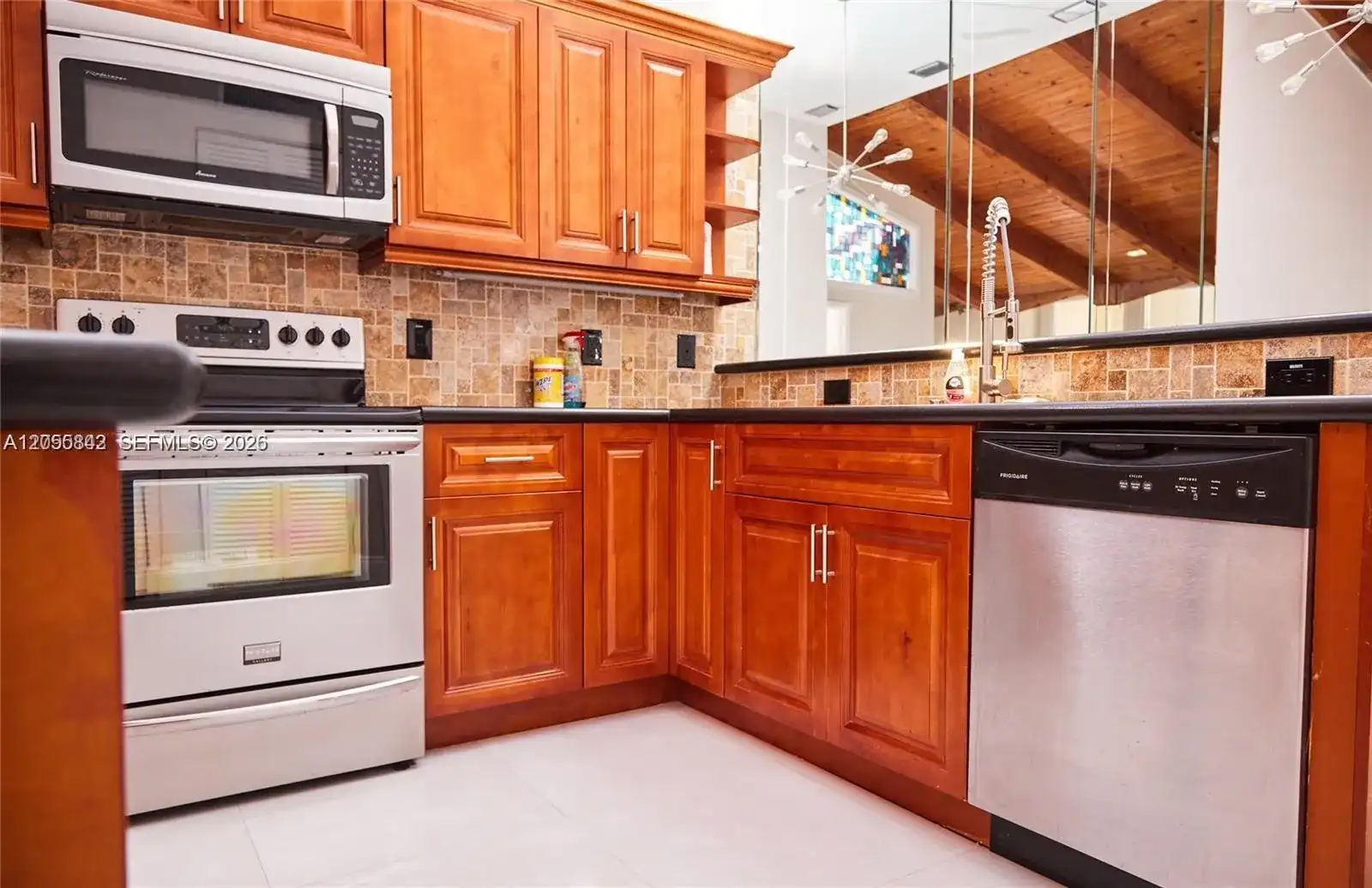 347 Leslie Dr, Hallandale Beach FL 33009