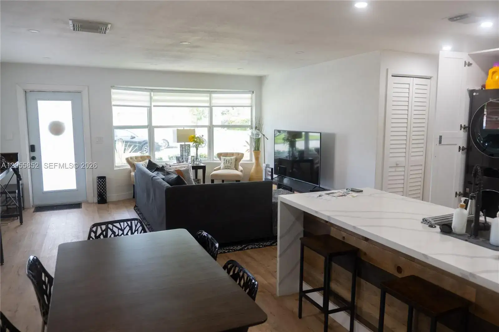 7330 NW 1st Ct, Pembroke Pines FL 33024 photo 5