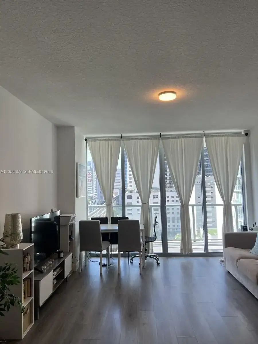 79 SW 12th St, Miami FL 33130 photo 3