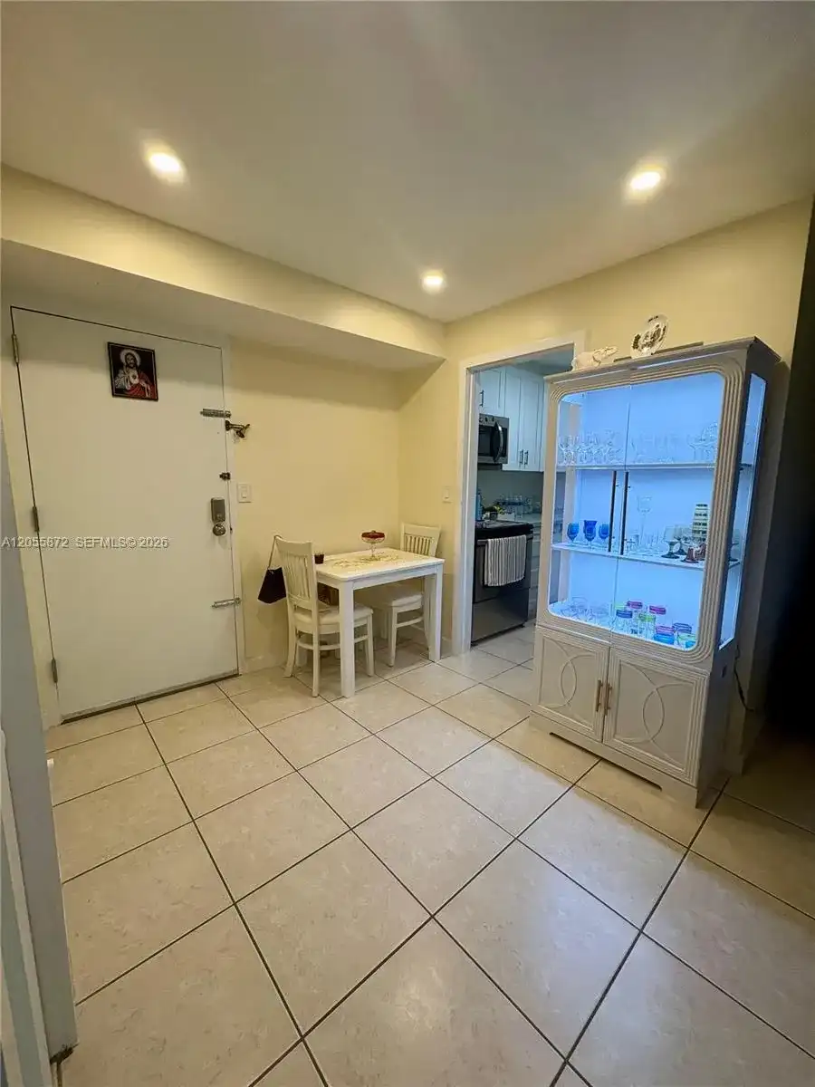 5050 NW 7th St # 309, Miami FL 33126