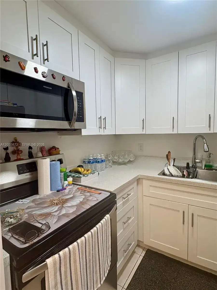5050 NW 7th St # 309, Miami FL 33126 photo 3