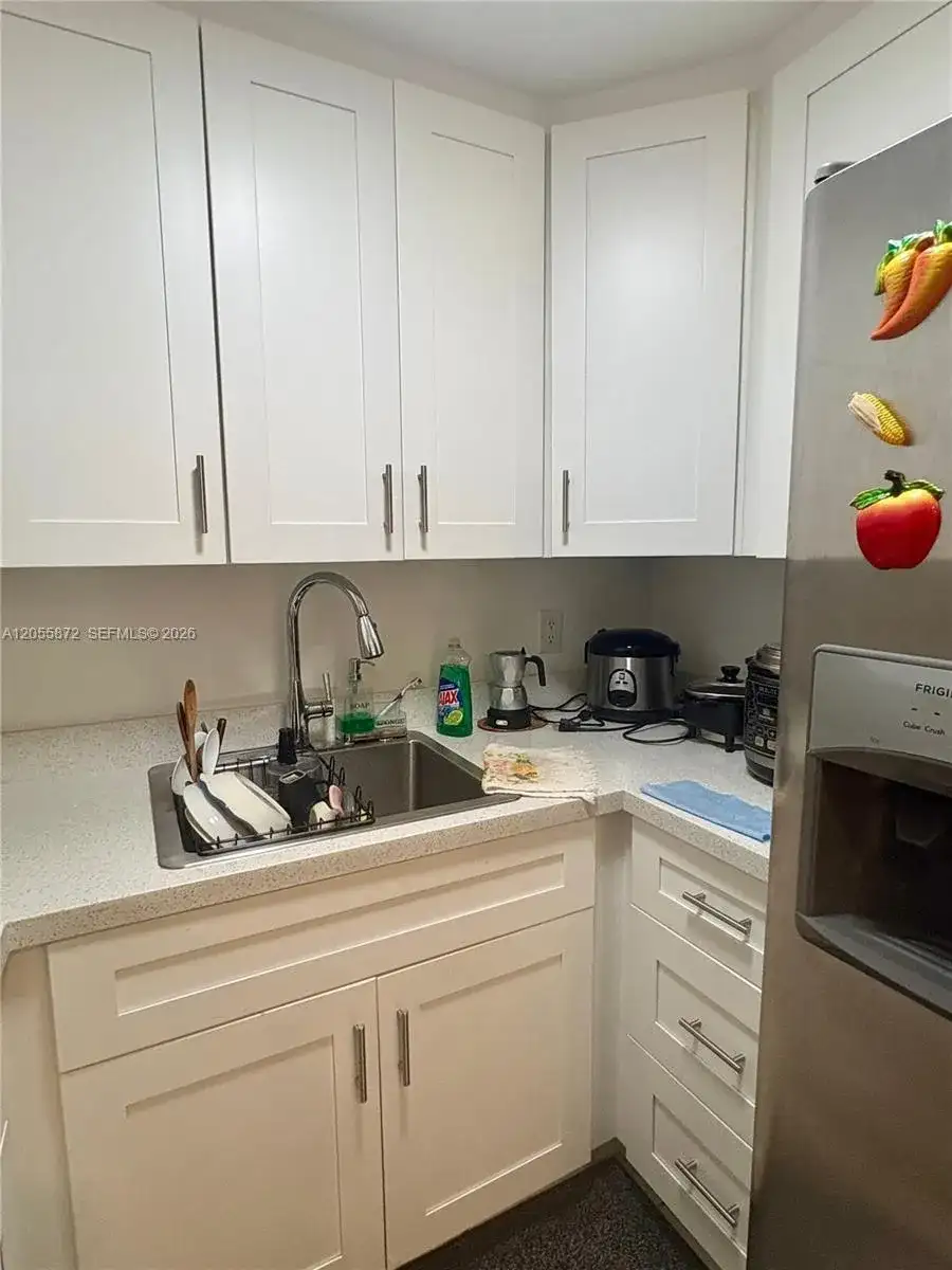 5050 NW 7th St # 309, Miami FL 33126 photo 4