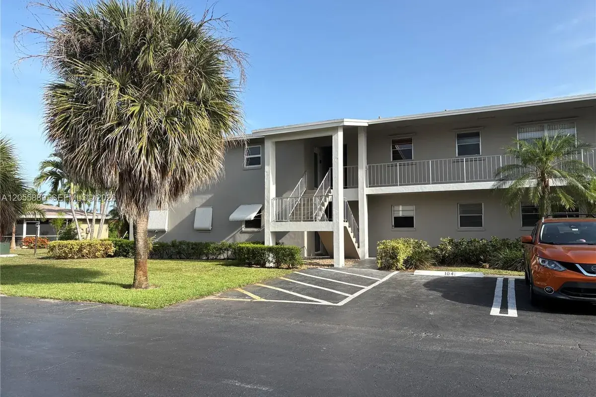 306 S Circle Dr S # 203, Boynton Beach FL 33435