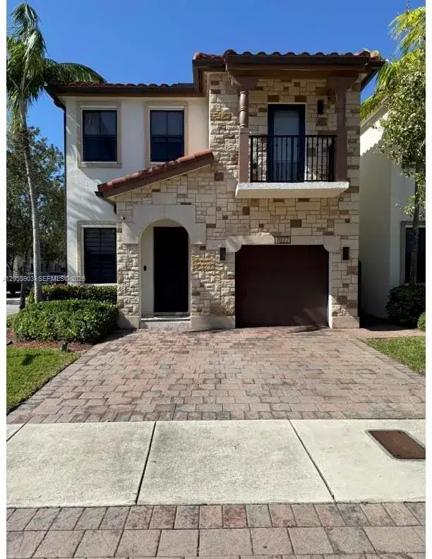 7022 NW 102nd Pl, Doral FL 33178 photo 3