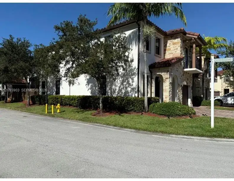7022 NW 102nd Pl, Doral FL 33178 photo 5