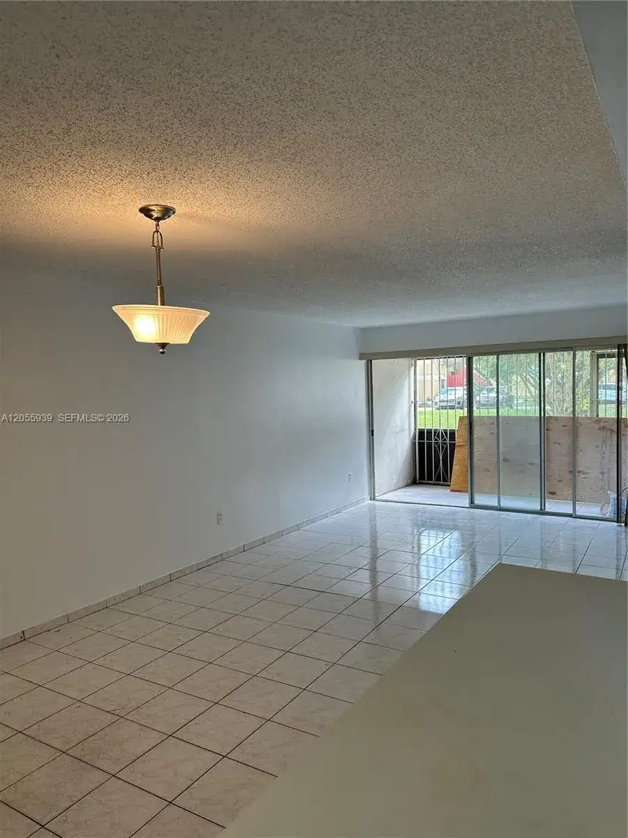 9270 Fontainebleau Blvd # 104, Miami FL 33172 photo 2
