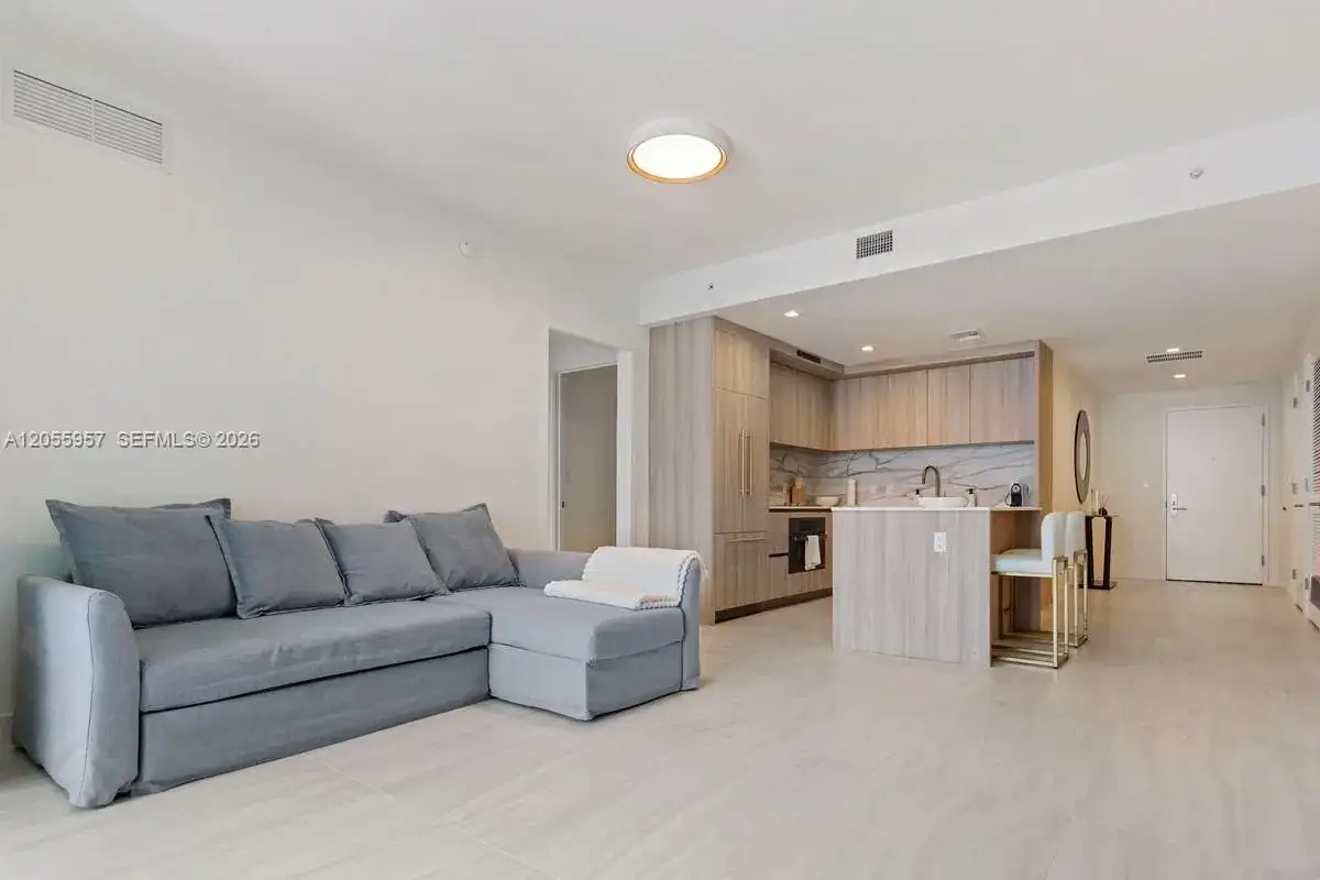77 SE 5th Street # 3902, Miami FL 33131 photo 2