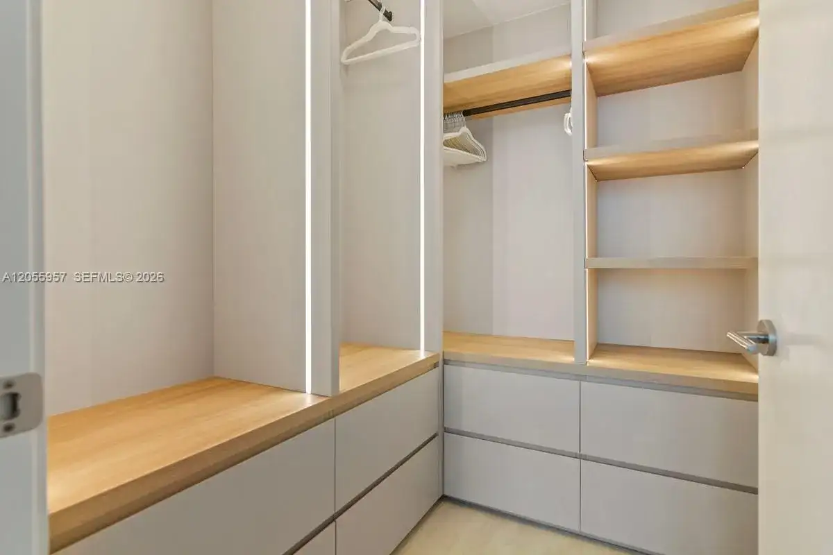 77 SE 5th Street # 3902, Miami FL 33131 photo 5