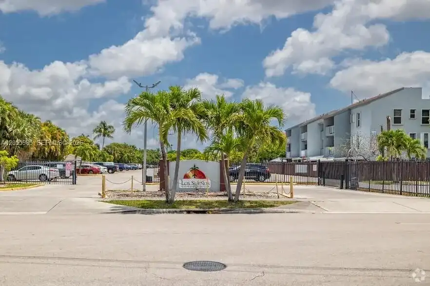 1725 W 60th St # F202, Hialeah FL 33012