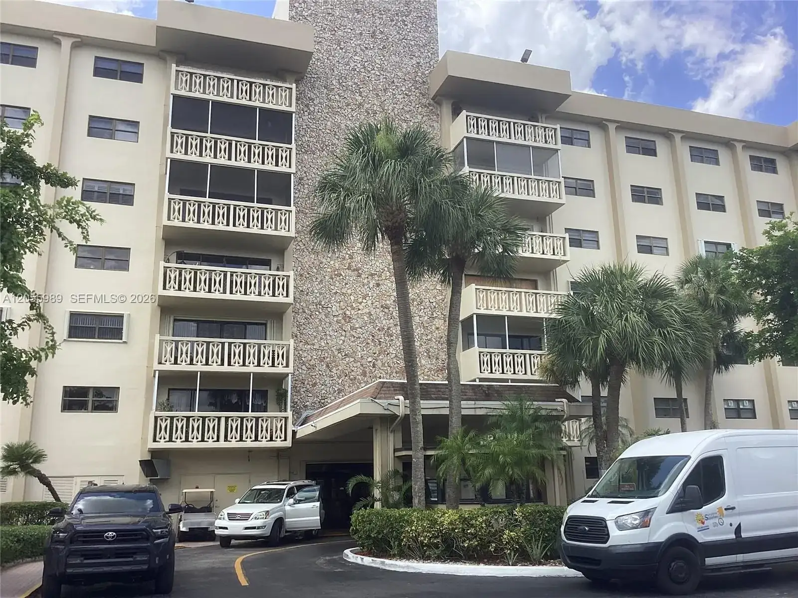 800 NE 195th St # 415, Miami FL 33179 photo 2