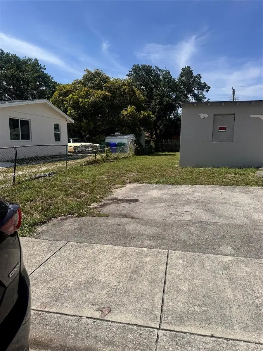 2845 NW 8th St, Fort Lauderdale FL 33311 photo 2